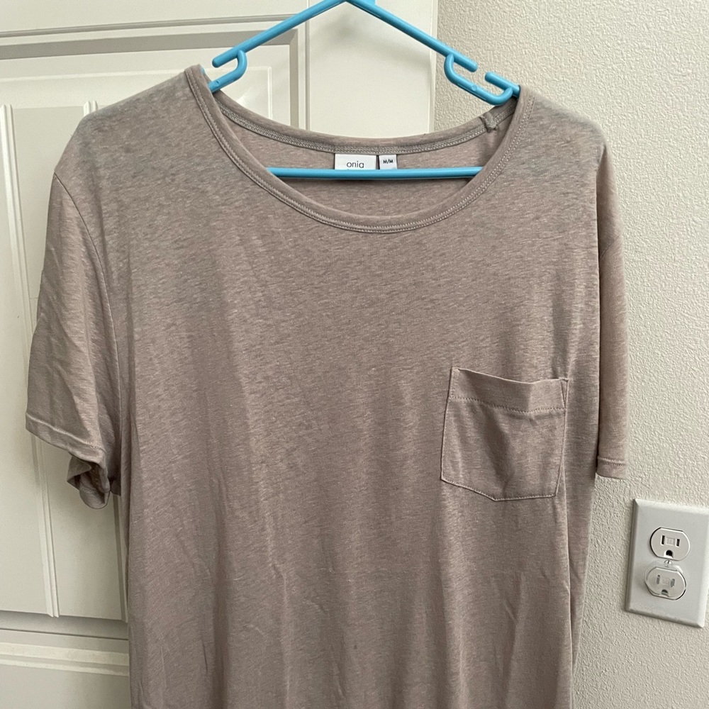 Tan onia T-shirt